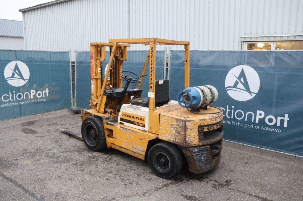 Frontstapler typu Komatsu FG30-8, Gebrauchtmaschine w Antwerpen (Zdjęcie 3)