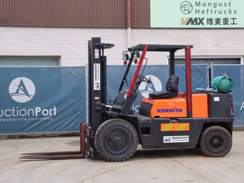 Frontstapler typu Komatsu V045L233, Gebrauchtmaschine v Antwerpen (Obrázok 1)