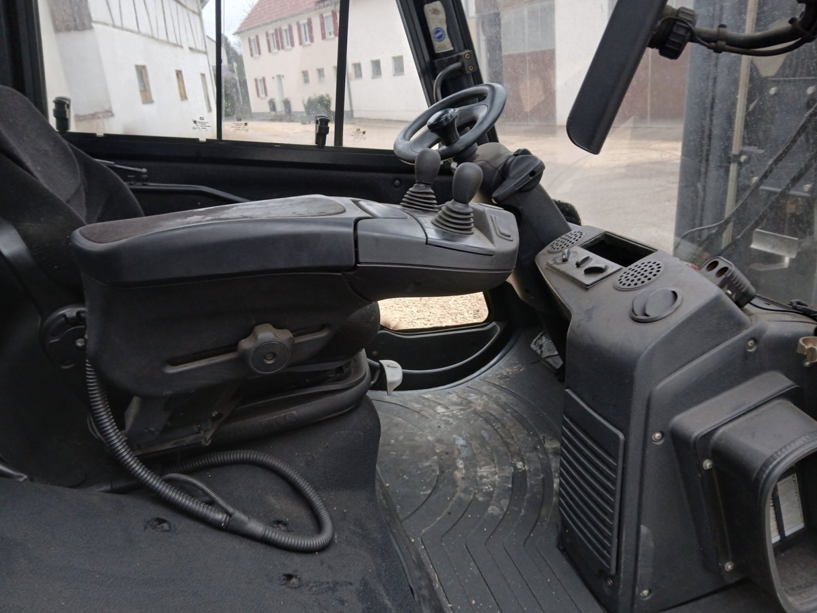 Frontstapler des Typs Linde H 40D-01 H 40D-01 TRIPLEXMAST HUBHÖHE 680 CM, Gebrauchtmaschine in Oxenbronn (Bild 10)