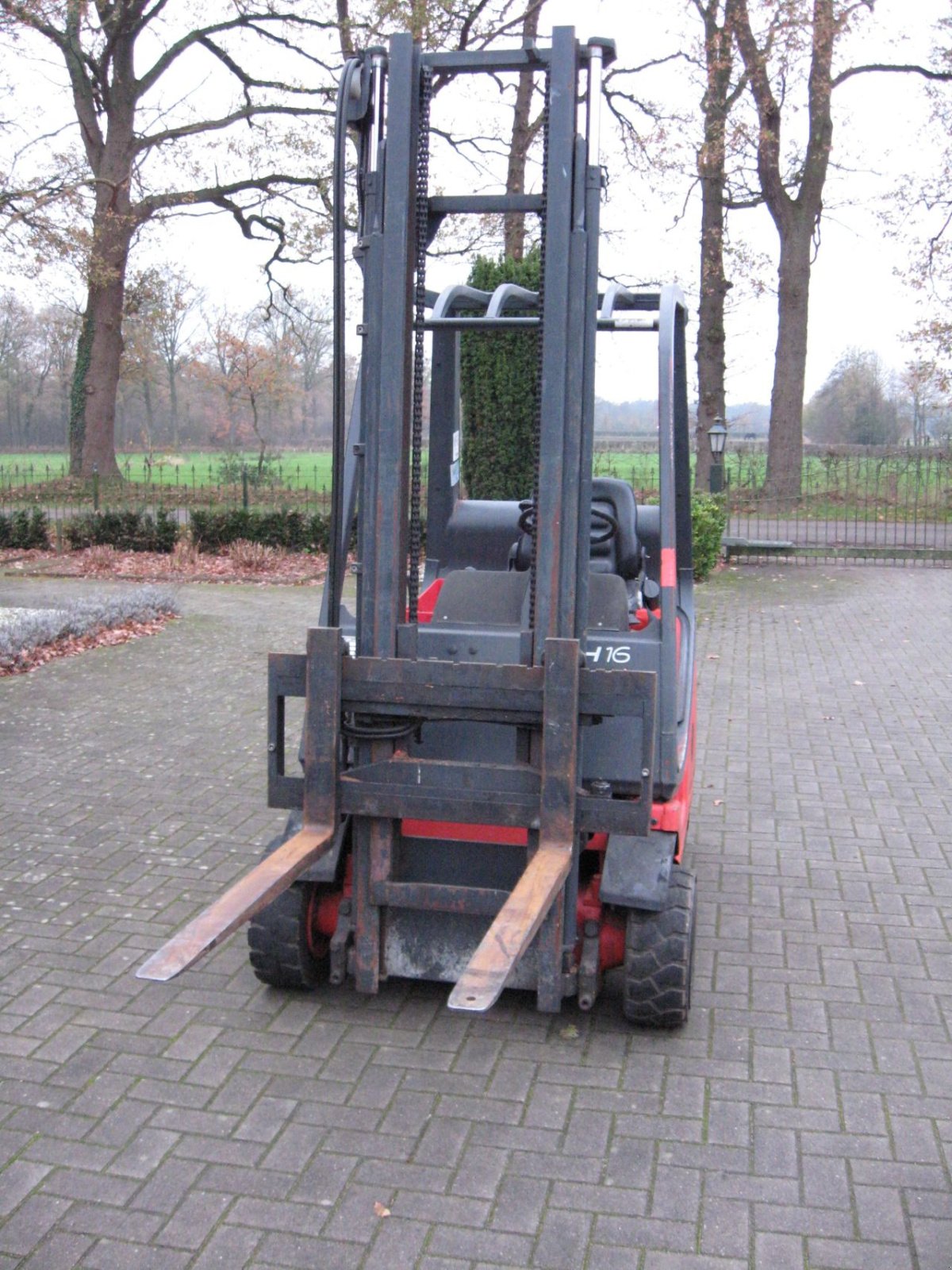 Frontstapler des Typs Linde -, Gebrauchtmaschine in Oldenzaal (Bild 2)