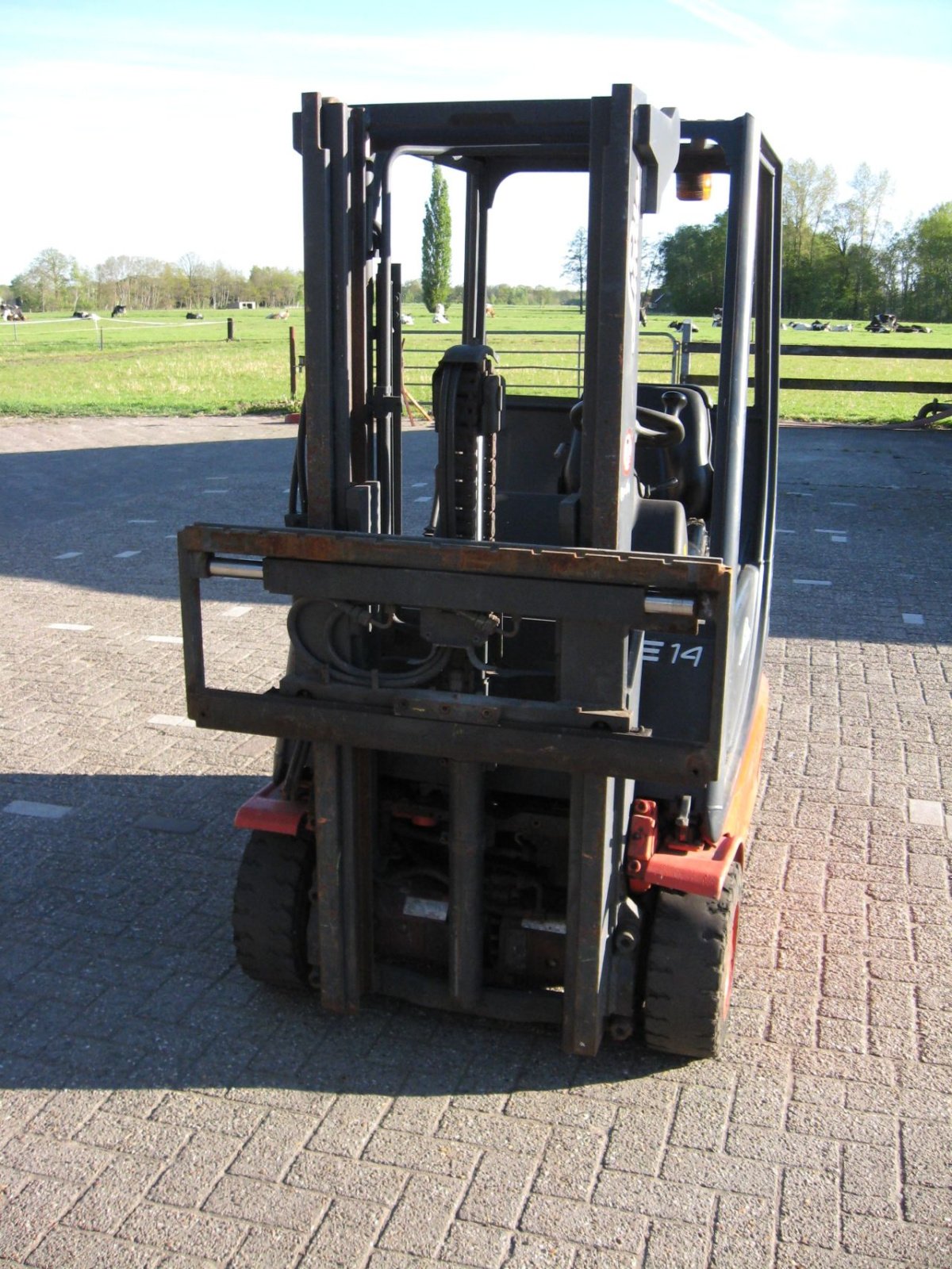 Frontstapler типа Linde -, Gebrauchtmaschine в Oldenzaal (Фотография 2)