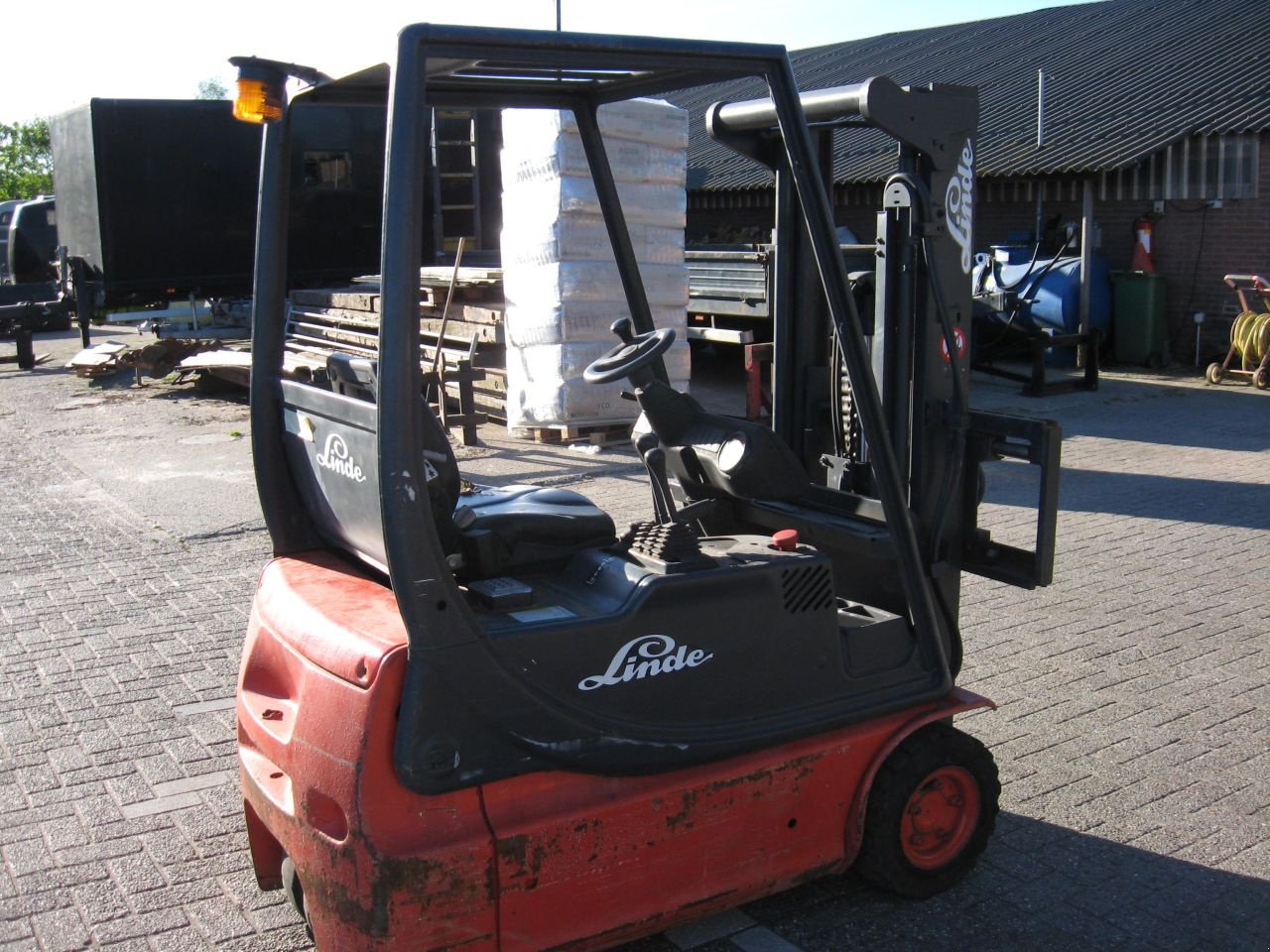 Frontstapler типа Linde -, Gebrauchtmaschine в Oldenzaal (Фотография 4)