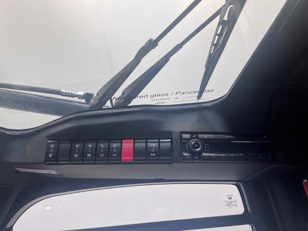 Frontstapler of the type Linde 1202 H 25 D-01, Neumaschine in Culemborg (Picture 10)