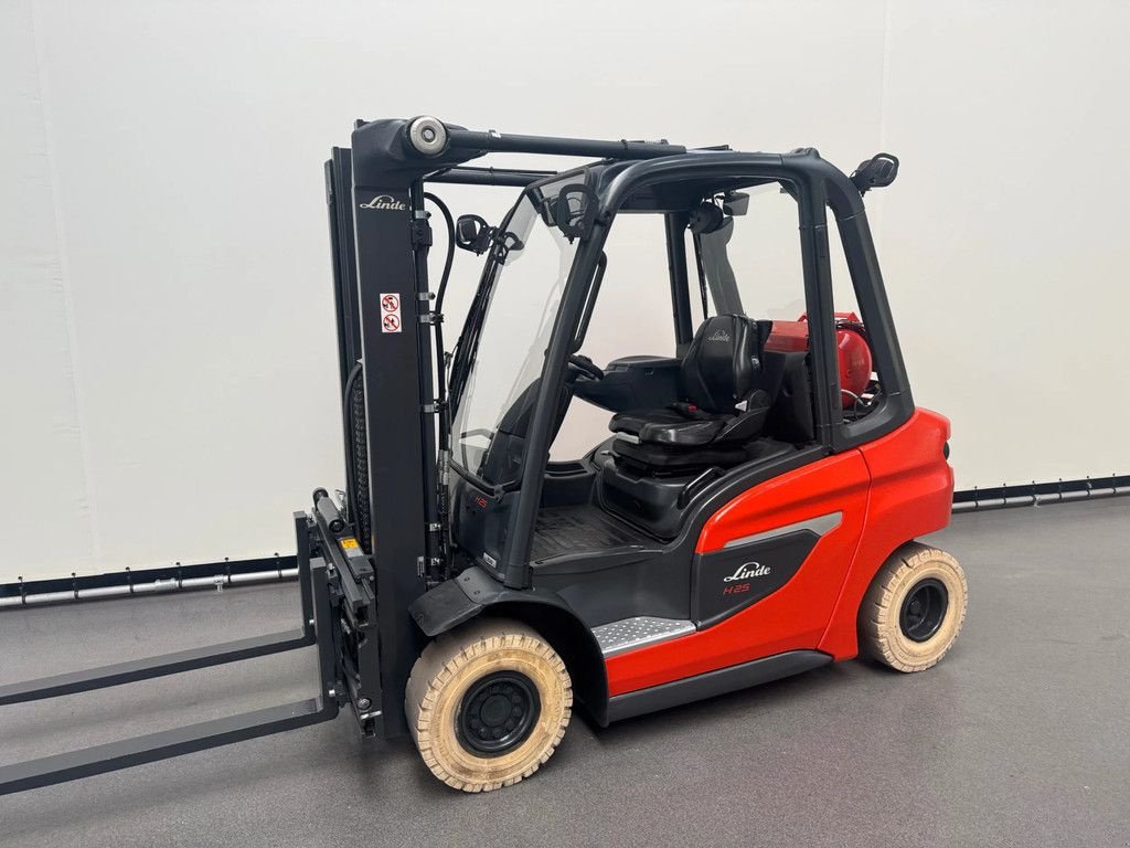 Frontstapler van het type Linde 1202 H 25 T-01, Gebrauchtmaschine in Culemborg (Foto 2)