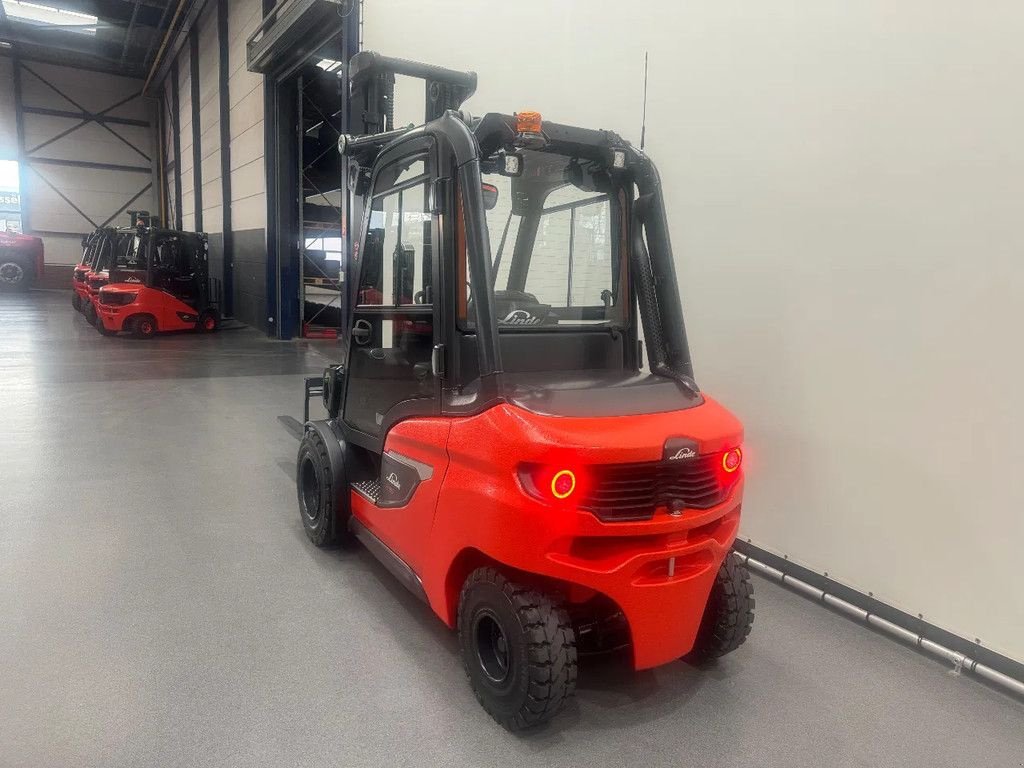 Frontstapler of the type Linde 1202 H 35 D-01, Neumaschine in Culemborg (Picture 8)