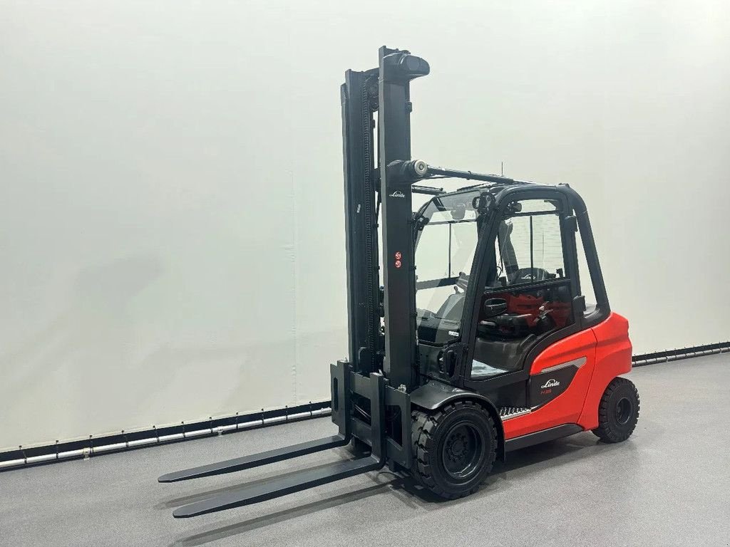 Frontstapler des Typs Linde 1202 H 35 D-01, Neumaschine in Culemborg (Bild 8)