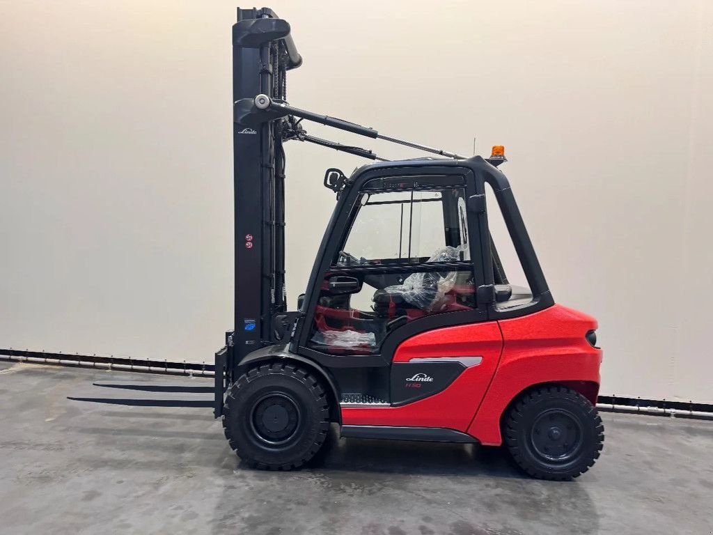 Frontstapler of the type Linde 1204 H 50 D-01/600, Neumaschine in Culemborg (Picture 3)