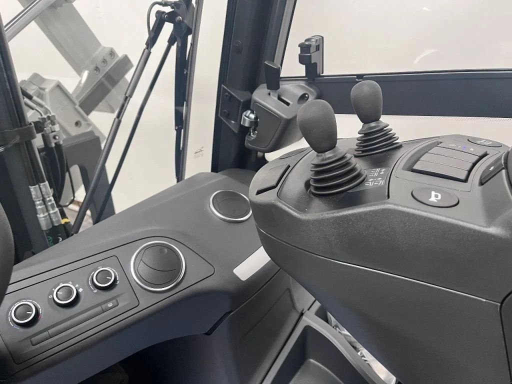 Frontstapler des Typs Linde 1204 H 50 D-01/600, Neumaschine in Culemborg (Bild 5)