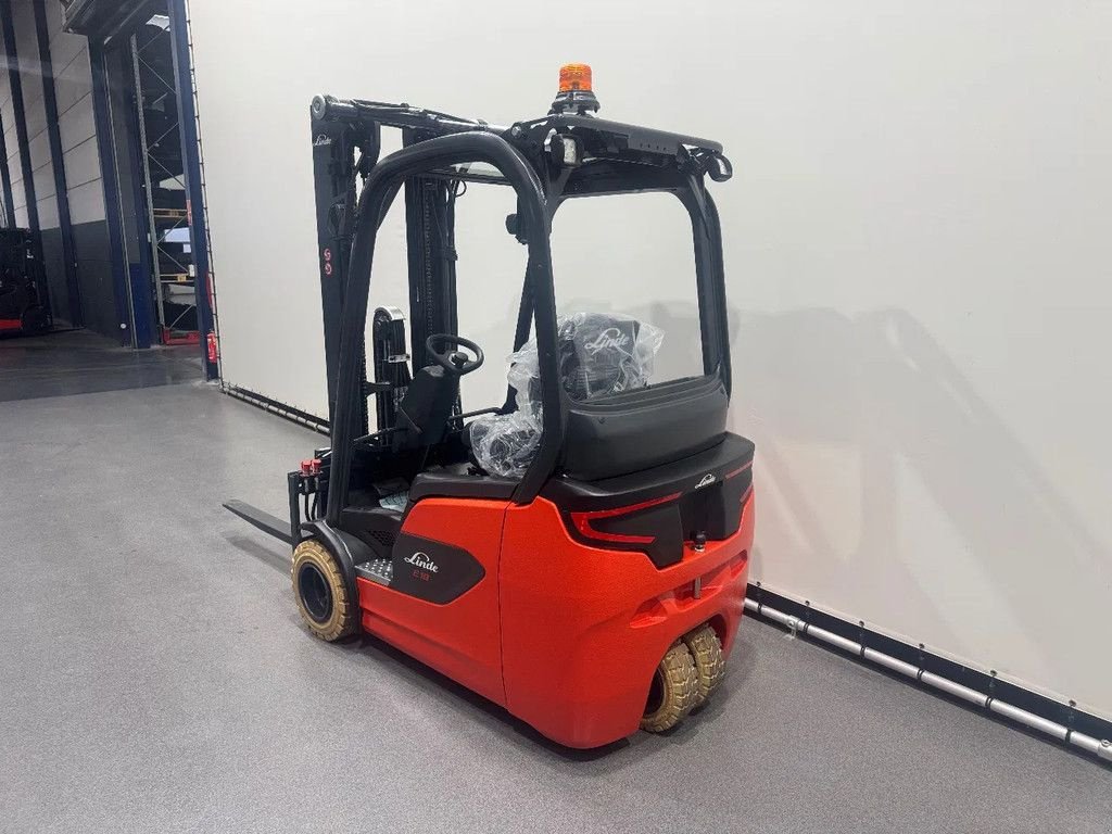 Frontstapler del tipo Linde 1251 E 18-01, Neumaschine In Culemborg (Immagine 4)