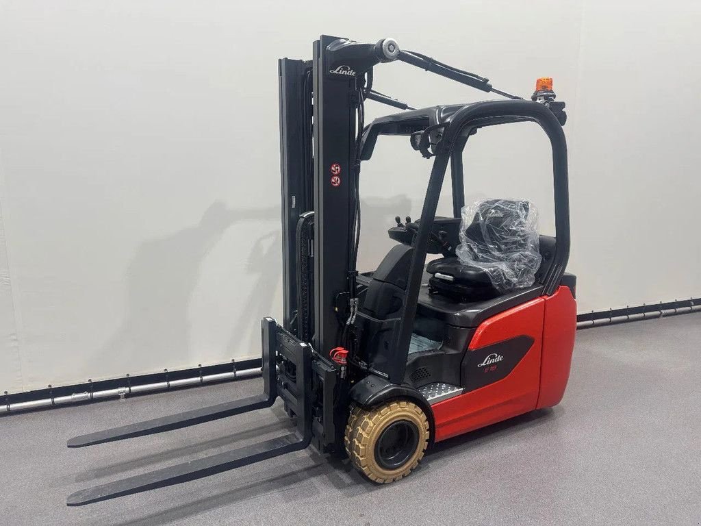 Frontstapler του τύπου Linde 1251 E 18-01, Neumaschine σε Culemborg (Φωτογραφία 8)