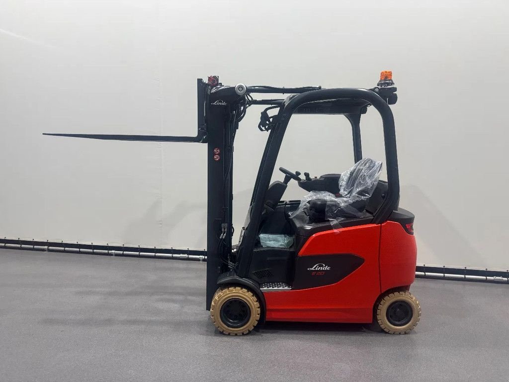 Frontstapler tipa Linde 1251 E 20 PH-01, Neumaschine u Culemborg (Slika 11)