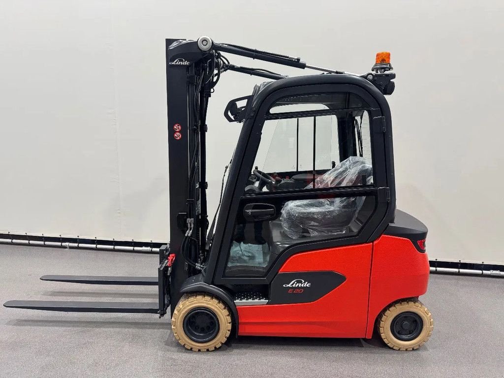 Frontstapler des Typs Linde 1251 E 20 PL-01, Neumaschine in Culemborg (Bild 10)