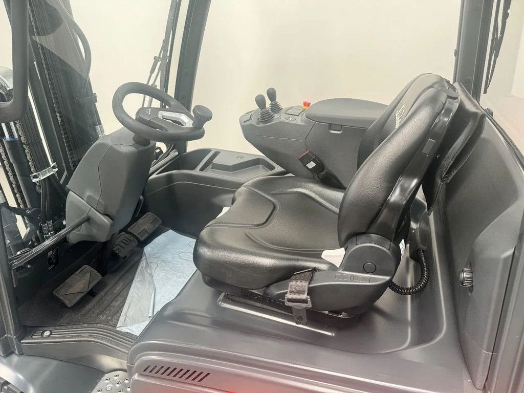 Frontstapler of the type Linde 1252 E 25 L-01, Neumaschine in Culemborg (Picture 9)