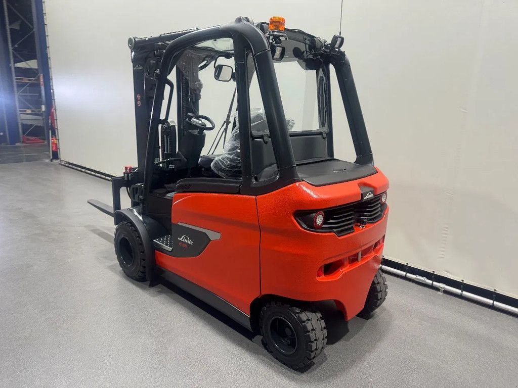 Frontstapler tipa Linde 1252 E 35 HL-01, Neumaschine u Culemborg (Slika 10)