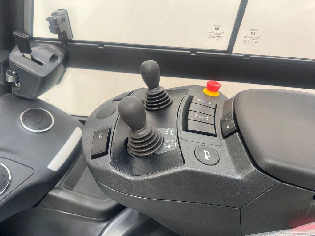 Frontstapler от тип Linde 1252 E 35 L-01, Neumaschine в Culemborg (Снимка 8)