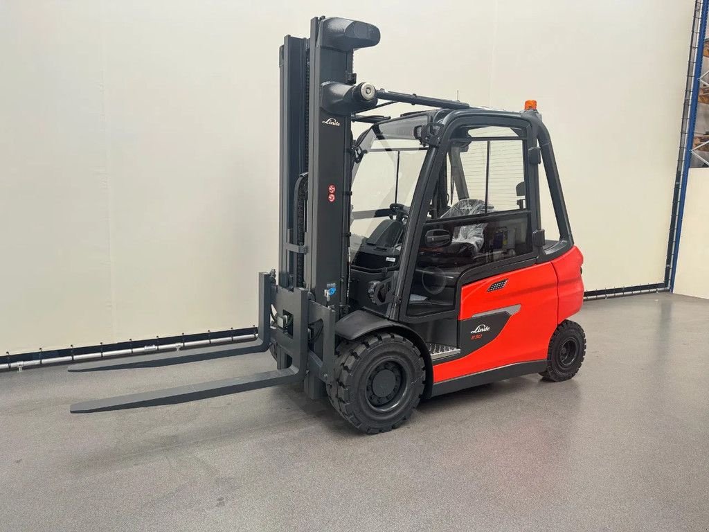 Frontstapler du type Linde 1254 E 50 HL-01/600, Neumaschine en Culemborg (Photo 2)