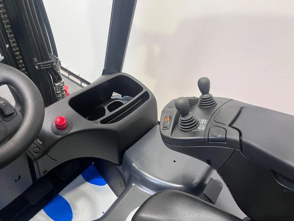 Frontstapler of the type Linde 386-02 E 20 L-02, Neumaschine in Culemborg (Picture 8)