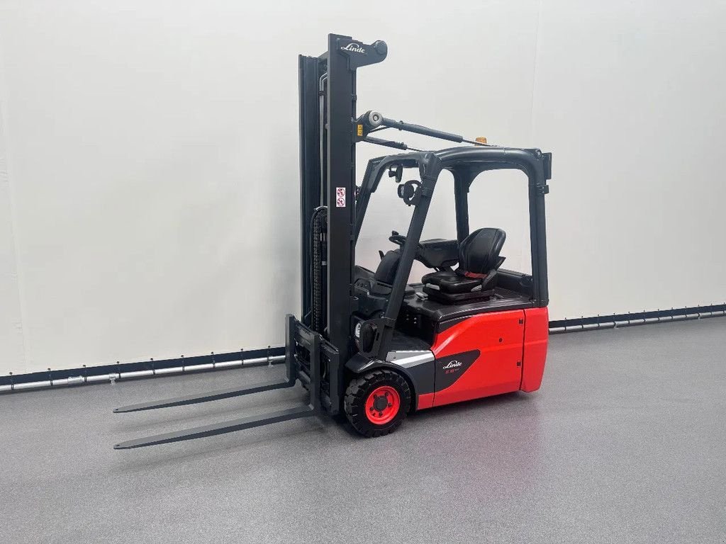 Frontstapler of the type Linde 386 E 16-02, Gebrauchtmaschine in Culemborg (Picture 1)