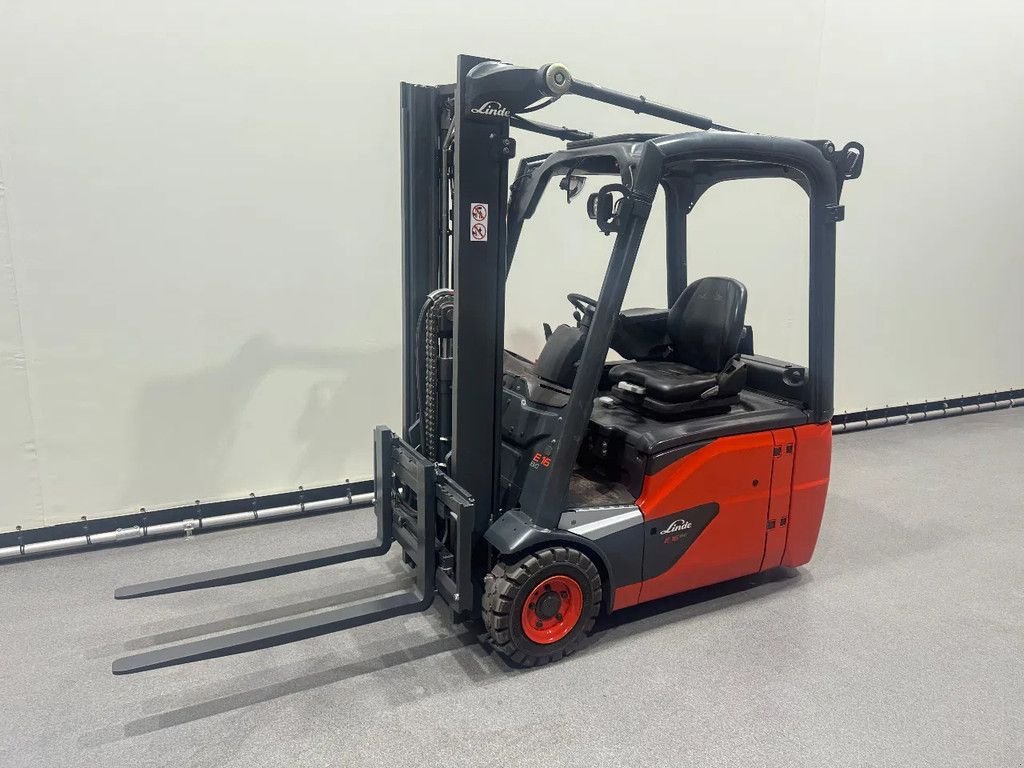 Frontstapler des Typs Linde 386 E 16-02, Gebrauchtmaschine in Culemborg (Bild 2)