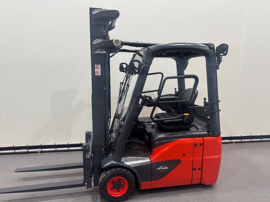 Frontstapler del tipo Linde 386 E 16 C-02, Gebrauchtmaschine en Culemborg (Imagen 7)