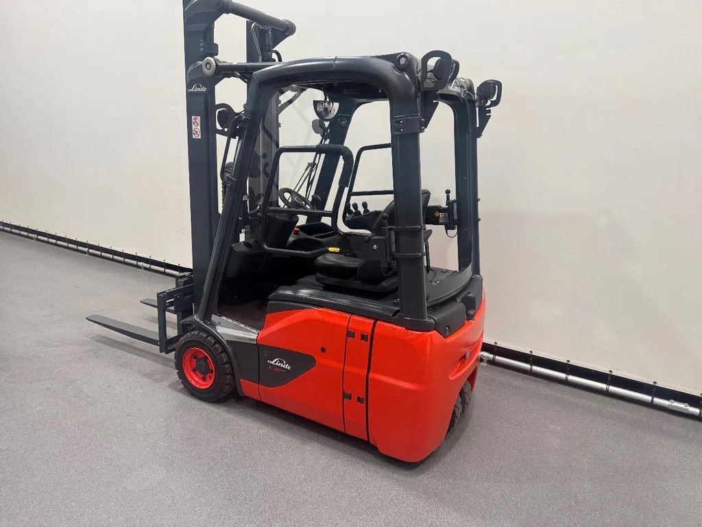 Frontstapler del tipo Linde 386 E 16 C-02, Gebrauchtmaschine en Culemborg (Imagen 4)