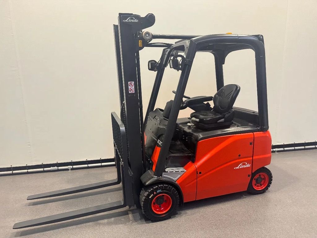 Frontstapler typu Linde 386 E 20 PH-01, Gebrauchtmaschine v Culemborg (Obrázek 2)