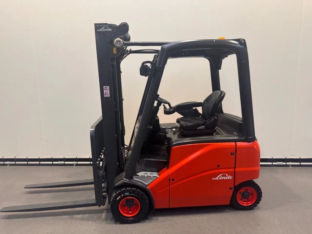 Frontstapler typu Linde 386 E 20 PH-01, Gebrauchtmaschine v Culemborg (Obrázek 3)