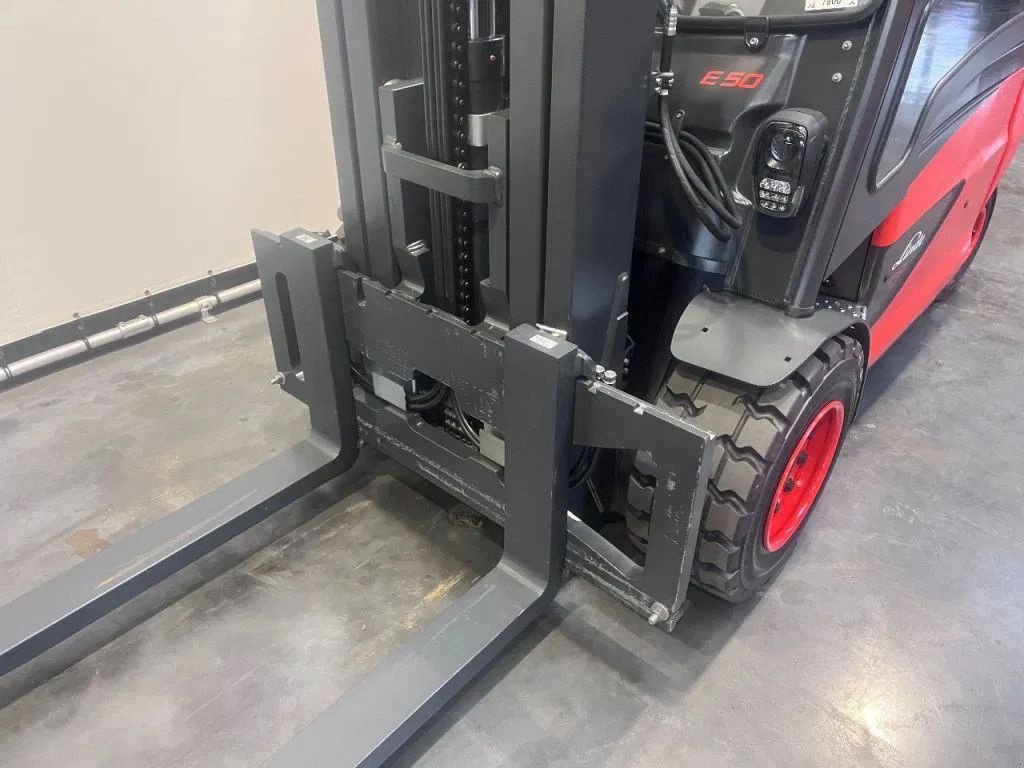 Frontstapler of the type Linde 388 E 50 HL-01/600, Neumaschine in Culemborg (Picture 5)