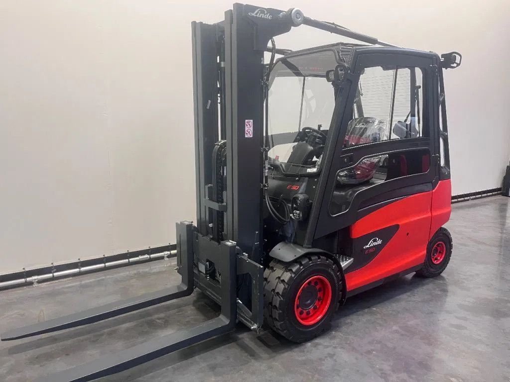 Frontstapler of the type Linde 388 E 50 HL-01/600, Neumaschine in Culemborg (Picture 4)