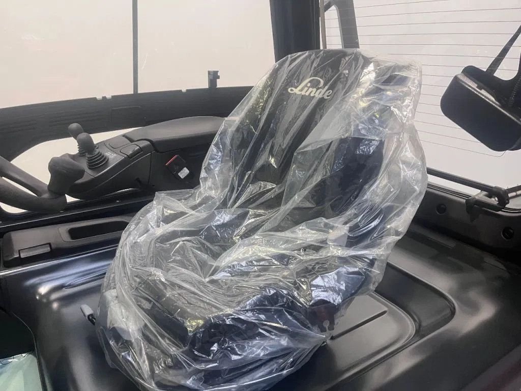 Frontstapler of the type Linde 388 E 50 HL-01/600, Neumaschine in Culemborg (Picture 9)