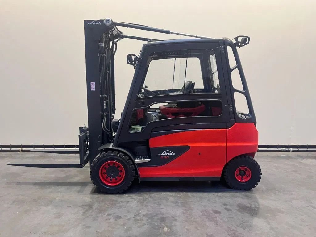 Frontstapler of the type Linde 388 E 50 HL-01/600, Neumaschine in Culemborg (Picture 2)