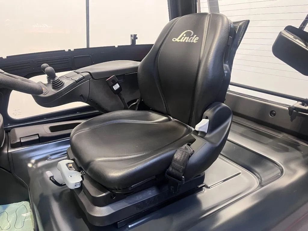 Frontstapler of the type Linde 388 E 50 HL-01/600, Neumaschine in Culemborg (Picture 5)