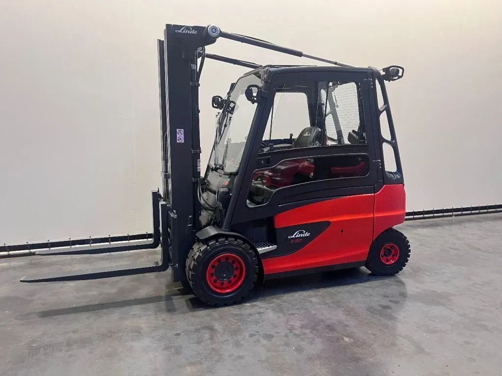 Frontstapler of the type Linde 388 E 50 HL-01/600, Neumaschine in Culemborg (Picture 1)