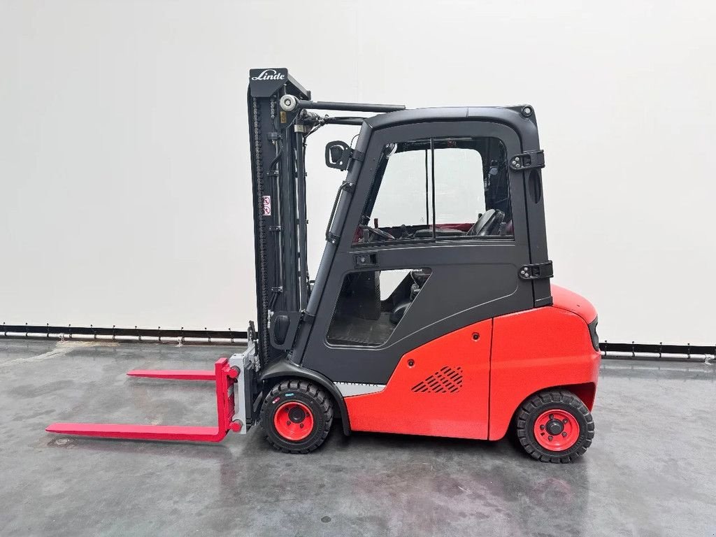 Frontstapler typu Linde 391 H 20 D-01, Gebrauchtmaschine v Culemborg (Obrázek 3)