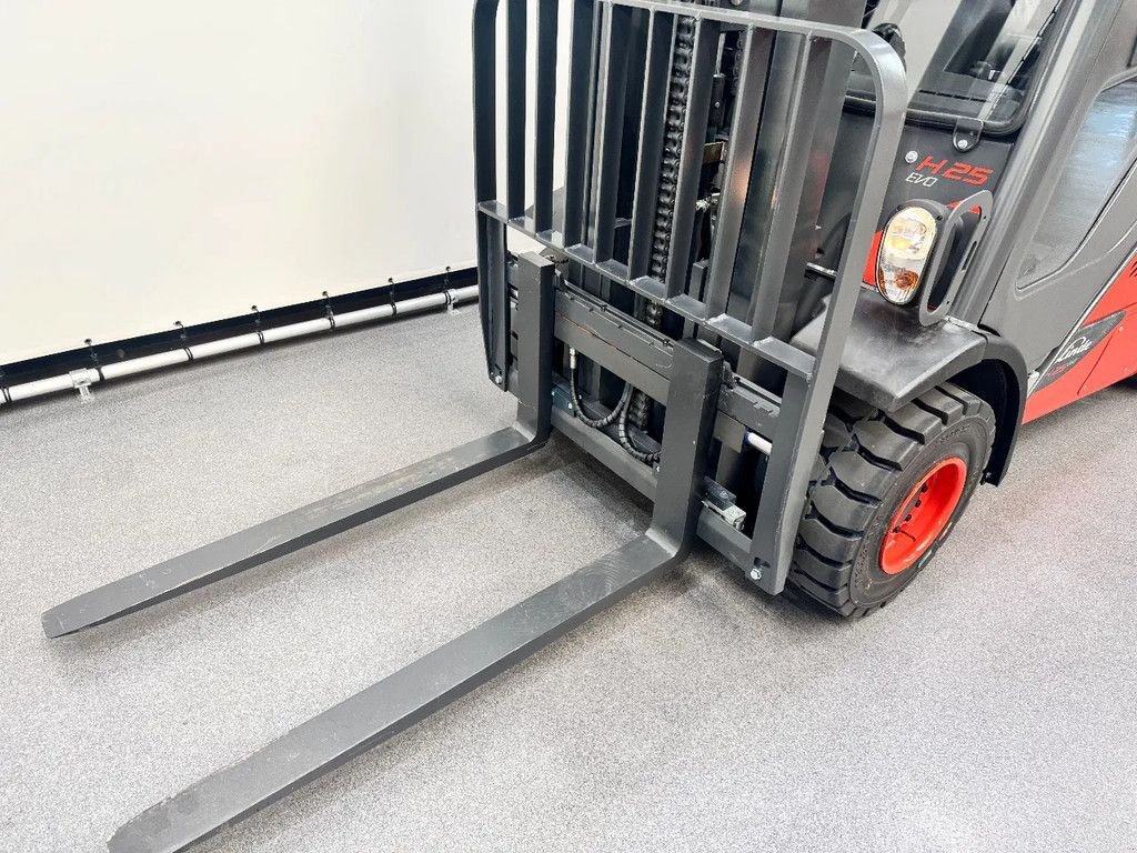 Frontstapler des Typs Linde 392 H 25 D-02, Gebrauchtmaschine in Culemborg (Bild 3)