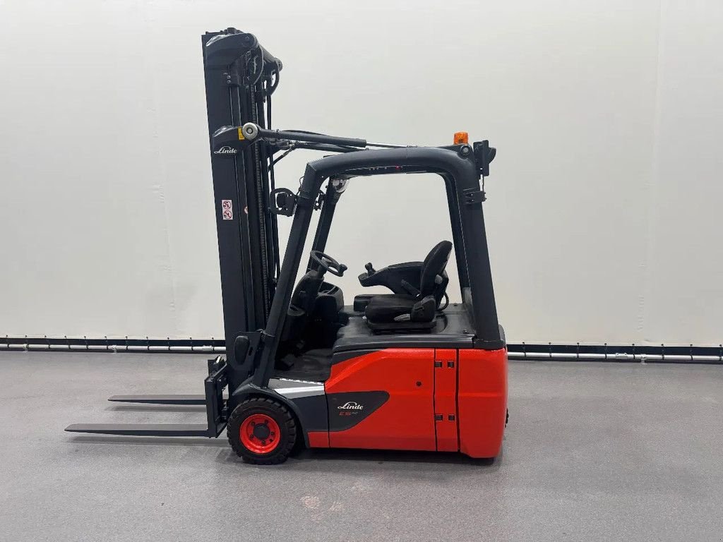 Frontstapler of the type Linde E 16-02, Gebrauchtmaschine in Culemborg (Picture 7)