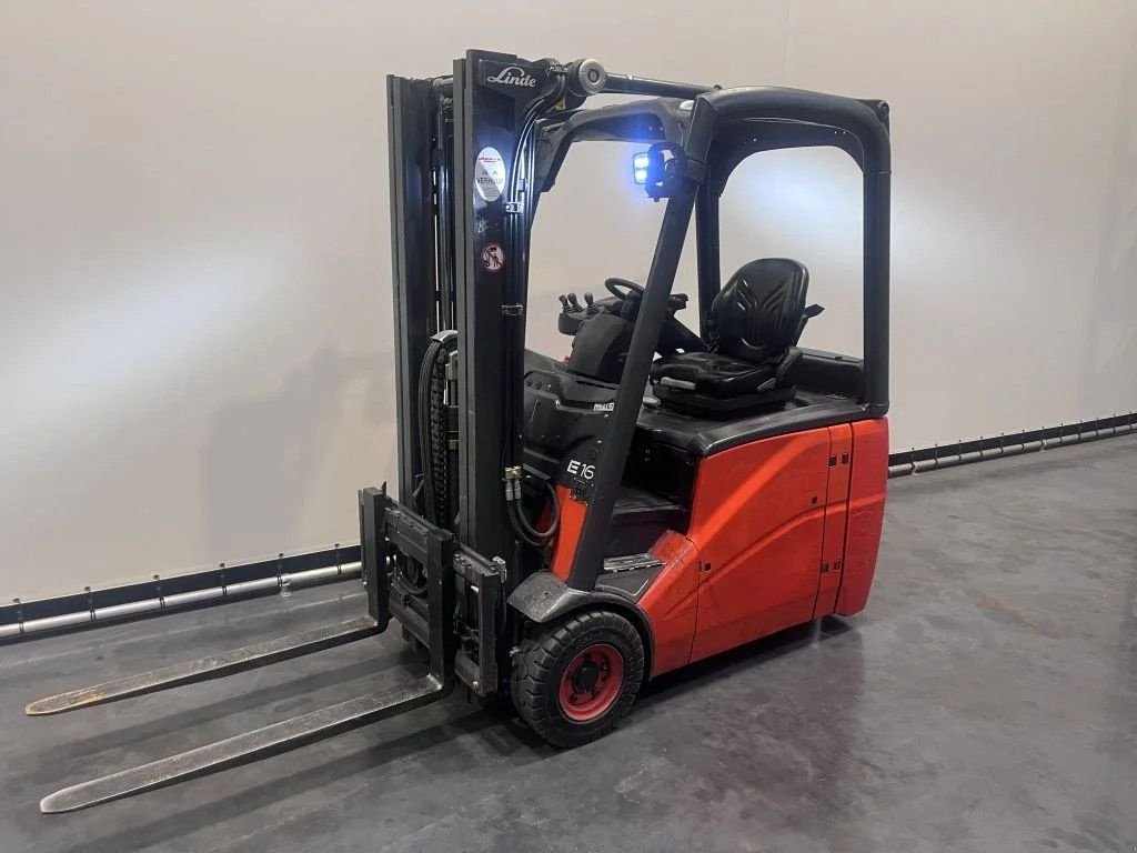 Frontstapler del tipo Linde E 16 H-01, Gebrauchtmaschine In Culemborg (Immagine 2)