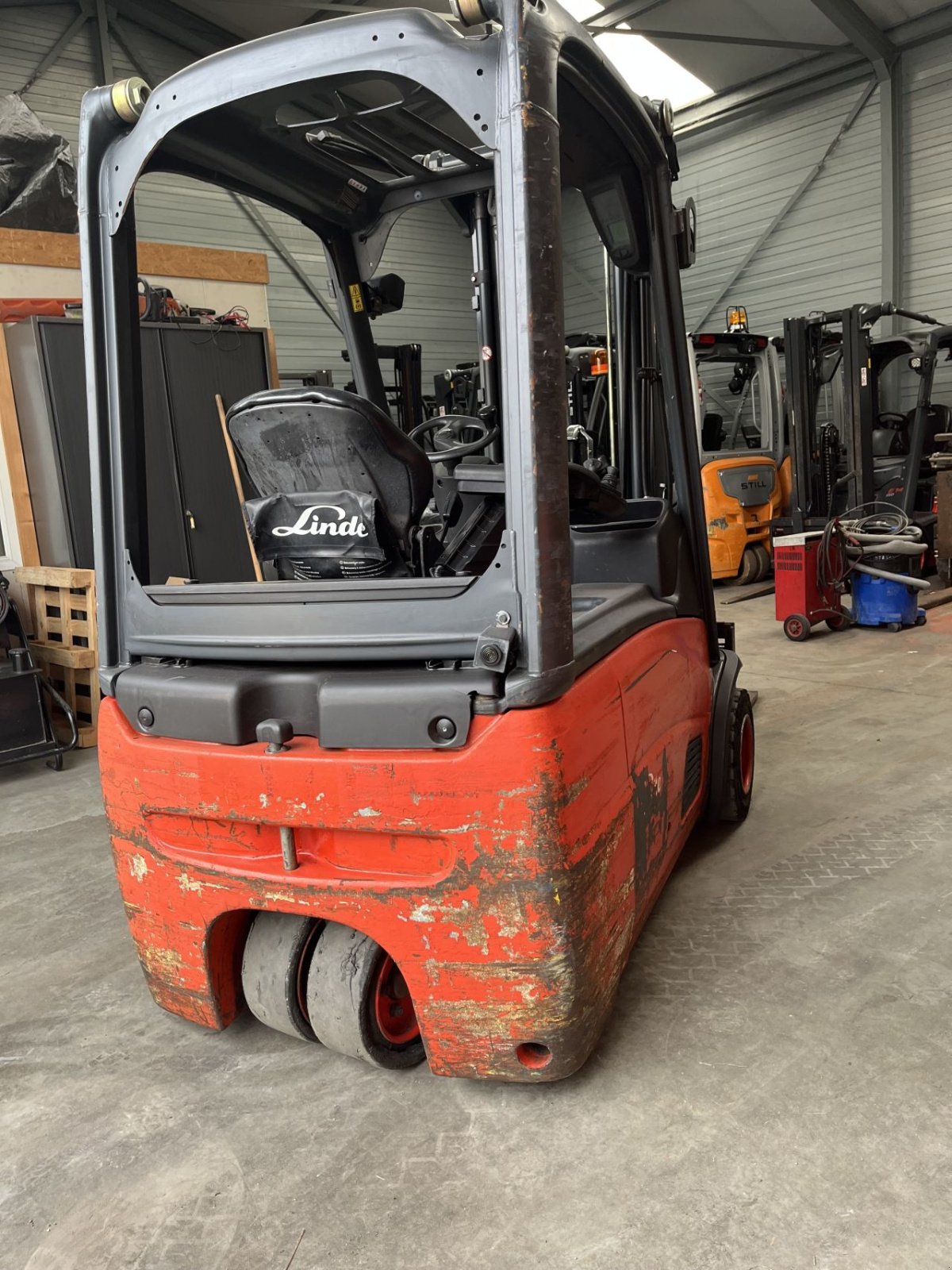 Frontstapler del tipo Linde E 18-01, Gebrauchtmaschine In Etten Leur (Immagine 3)