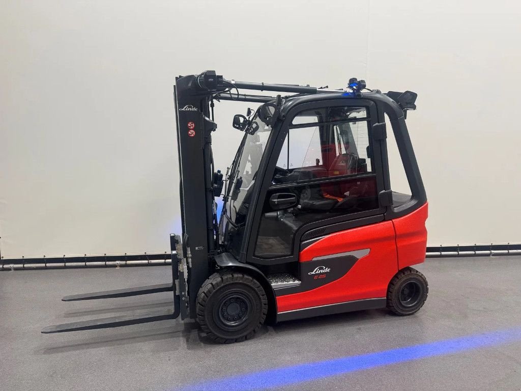 Frontstapler типа Linde E 25-01 DEMO / AIRCO, Neumaschine в Culemborg (Фотография 3)