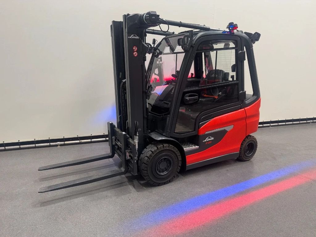 Frontstapler типа Linde E 25-01 DEMO / AIRCO, Neumaschine в Culemborg (Фотография 1)