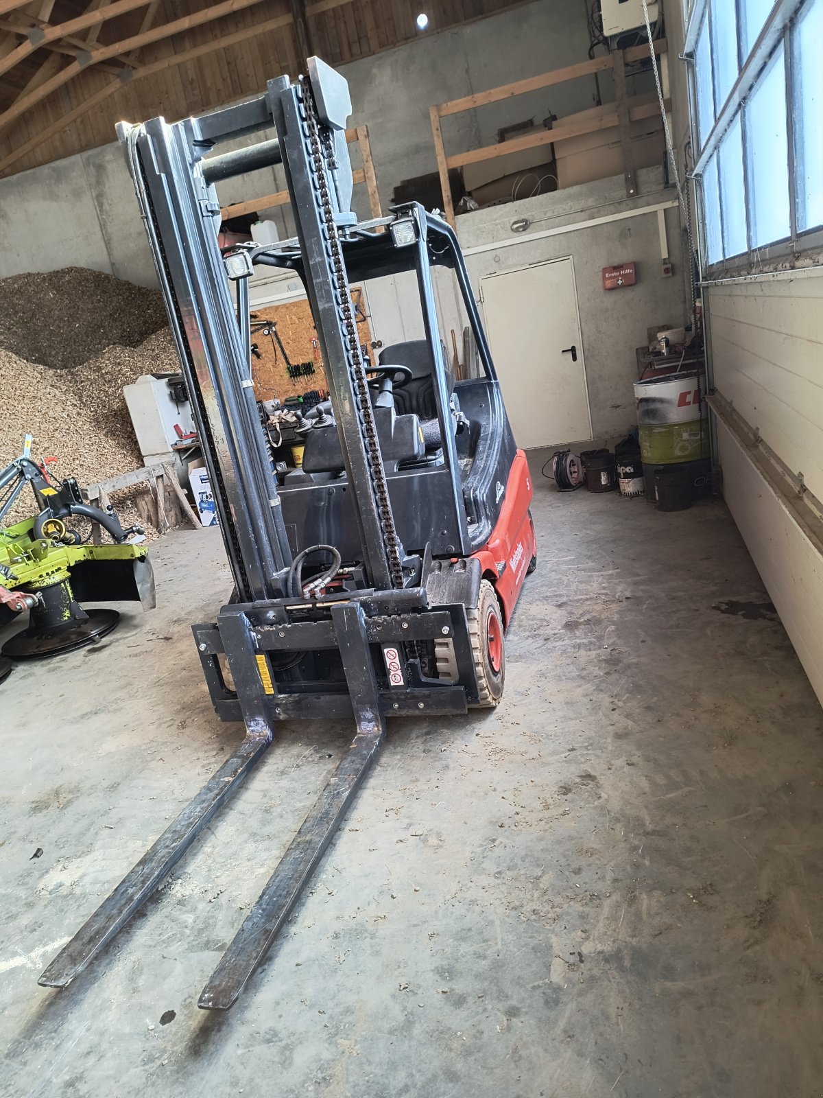 Frontstapler des Typs Linde E 25-03, Gebrauchtmaschine in Vilsbiburg  (Bild 1)