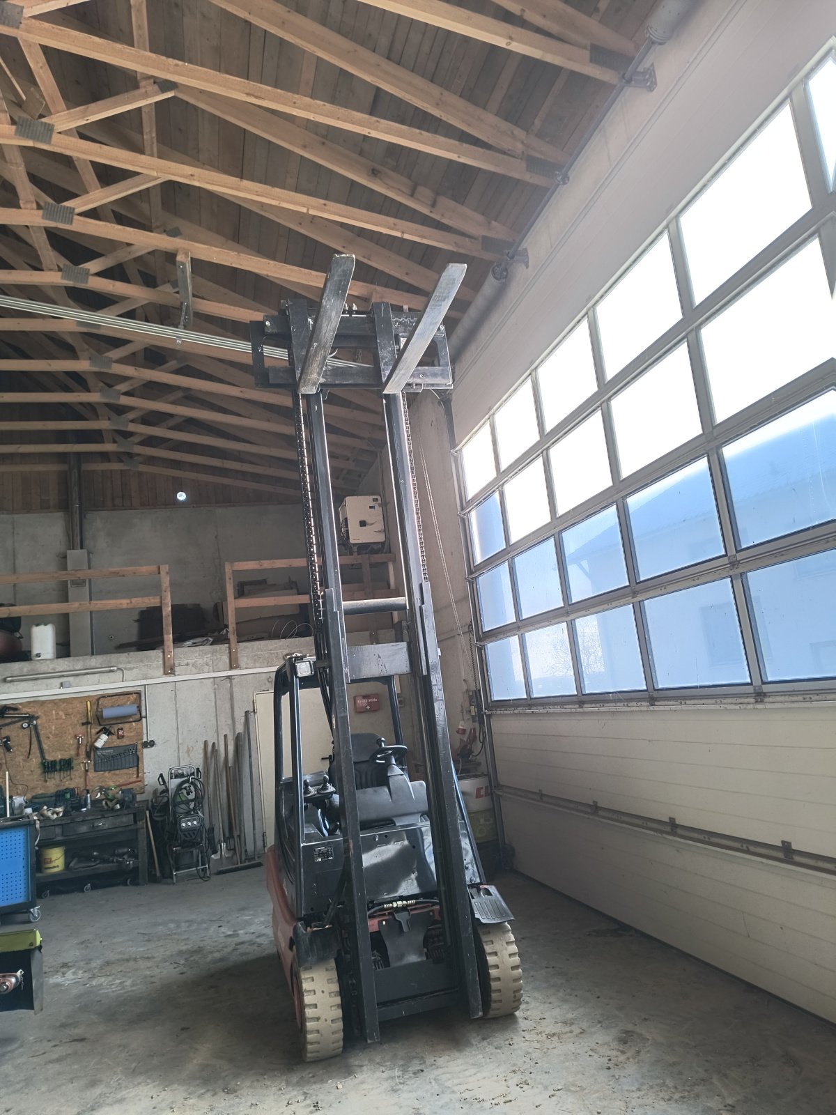 Frontstapler des Typs Linde E 25-03, Gebrauchtmaschine in Vilsbiburg  (Bild 2)