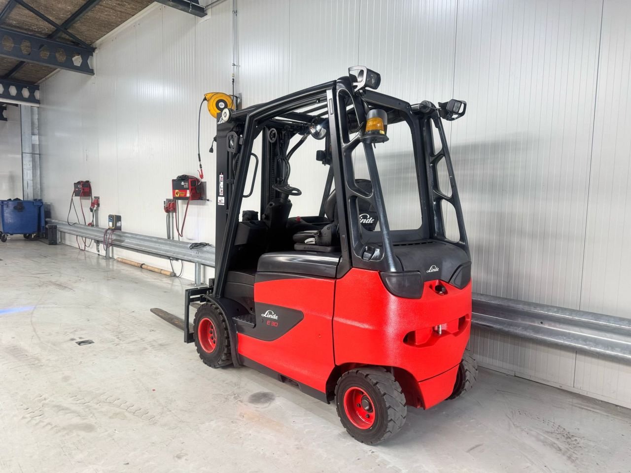 Frontstapler του τύπου Linde E 30-02/600, Gebrauchtmaschine σε Vianen (Φωτογραφία 3)