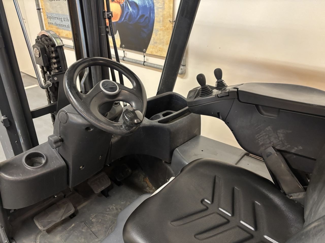 Frontstapler des Typs Linde E12-02-386, Gebrauchtmaschine in Leeuwarden (Bild 3)