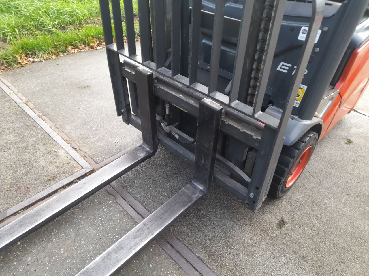 Frontstapler of the type Linde E12, Gebrauchtmaschine in Veenendaal (Picture 8)