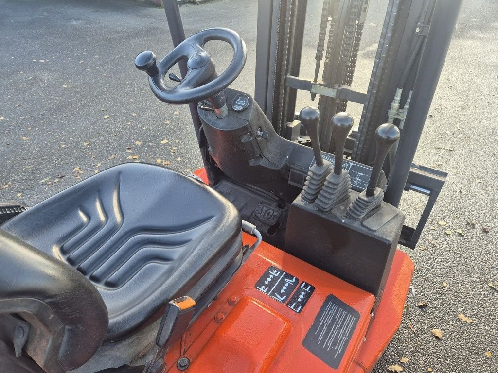 Frontstapler of the type Linde E12Z-02, Gebrauchtmaschine in Mijdrecht (Picture 6)