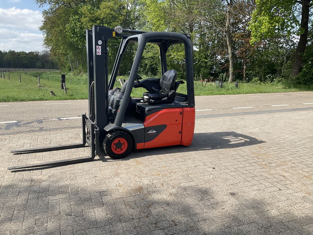 Frontstapler des Typs Linde E14 evo, Gebrauchtmaschine in Haaksbergen (Bild 1)