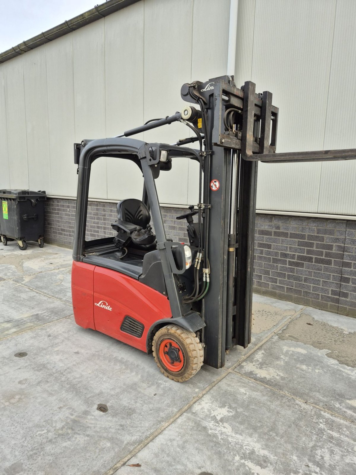 Frontstapler del tipo Linde E15-01, Gebrauchtmaschine In Biddinghuizen (Immagine 2)