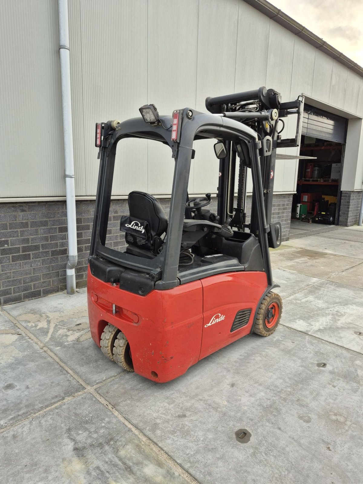 Frontstapler del tipo Linde E15-01, Gebrauchtmaschine In Biddinghuizen (Immagine 7)