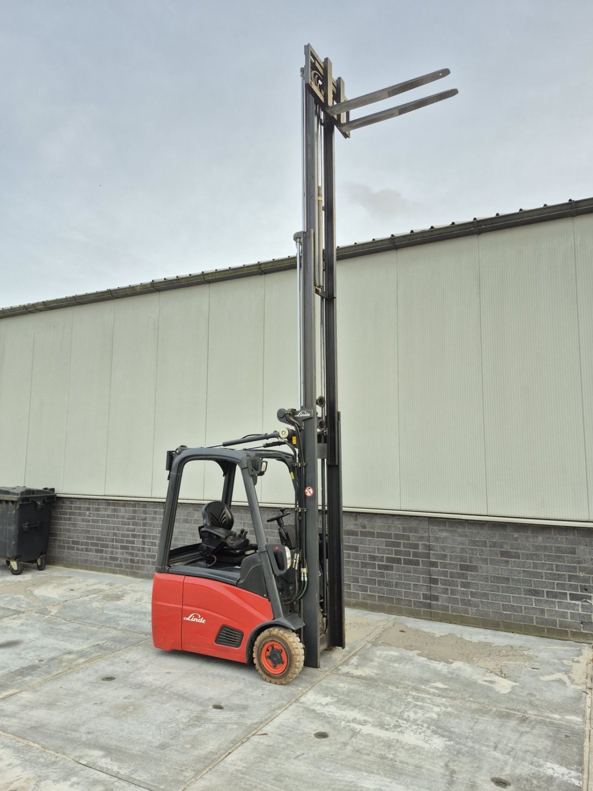 Frontstapler del tipo Linde E15-01, Gebrauchtmaschine In Biddinghuizen (Immagine 8)